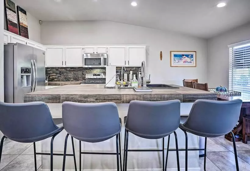 Pet Friendly Indio Retreat W/ Pool & Game Room!