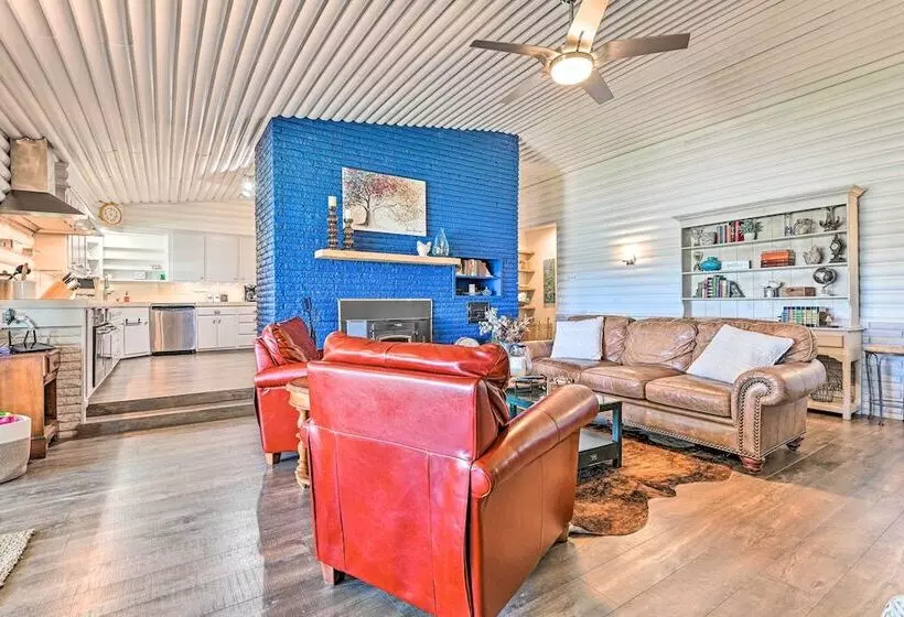 Lakefront Brownwood Home W/ Private Boat Dock