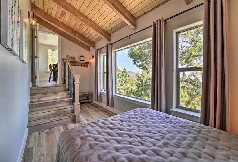 Luxe Reno Chalet W/ Mountain View: 3 Mi To Skiing!