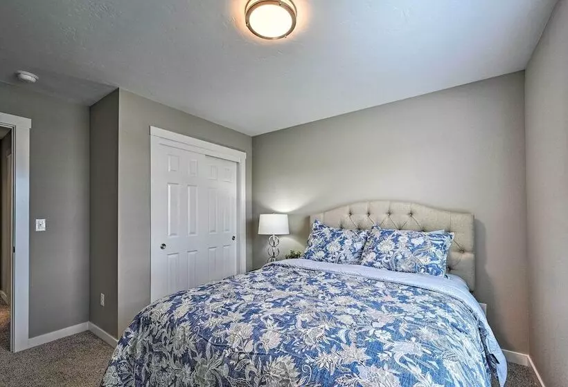 Modern Caldwell House W/ Yard & Furnished Patio!