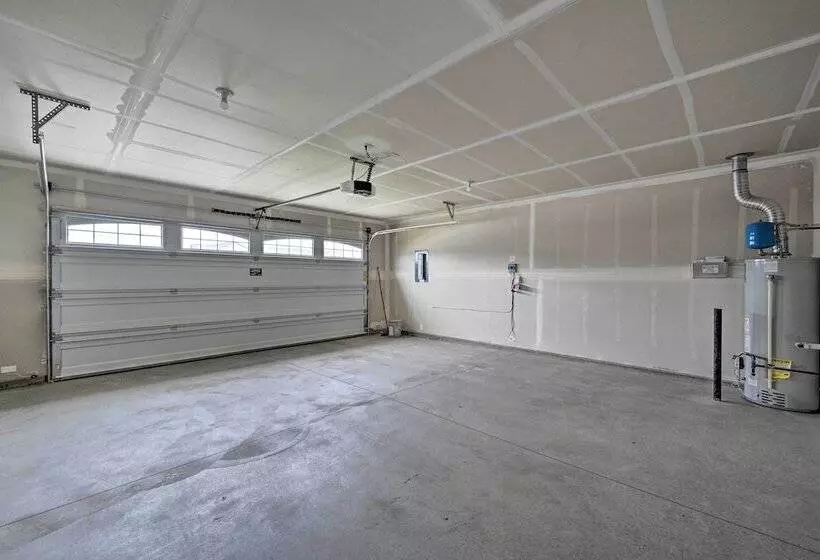 Modern Caldwell House W/ Yard & Furnished Patio!