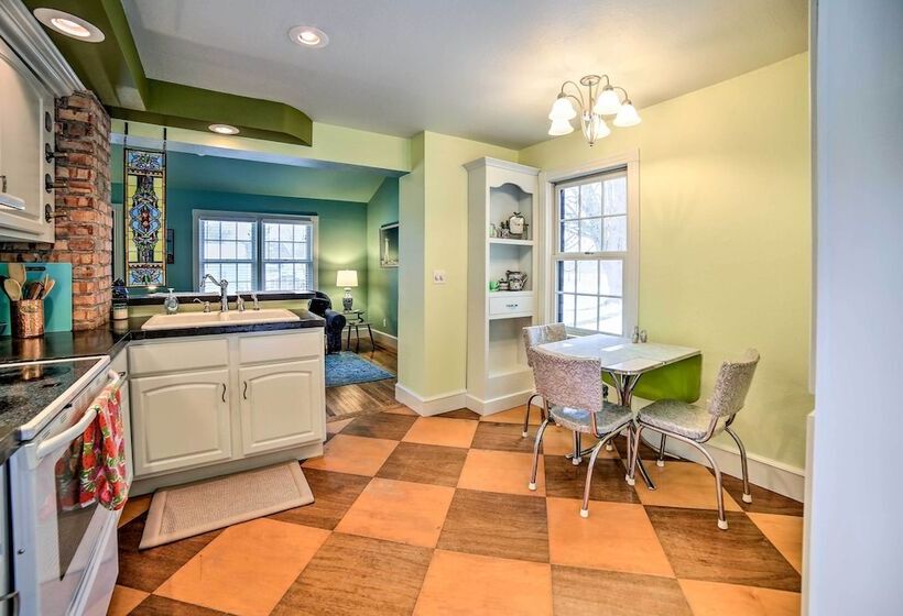 Modern Home W/ Backyard, 1 Mi To Dtwn Sturgeon Bay