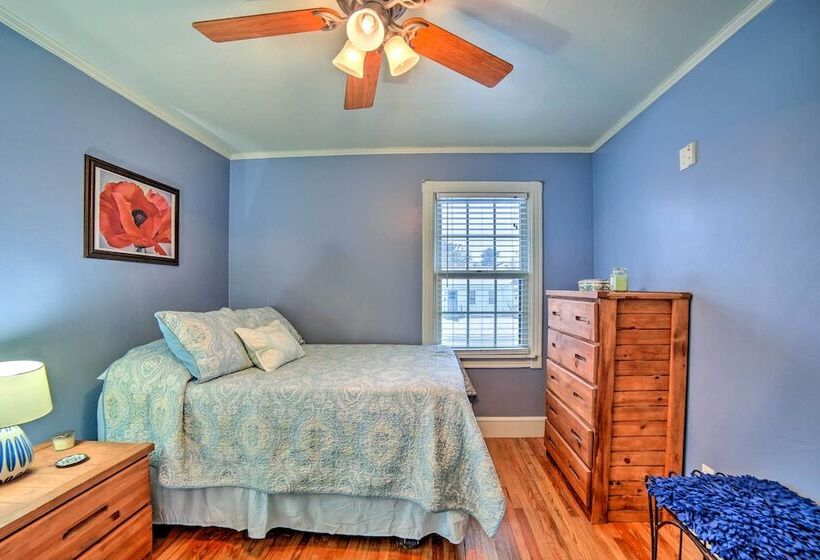 Modern Home W/ Backyard, 1 Mi To Dtwn Sturgeon Bay