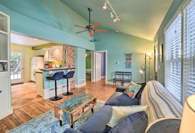 Modern Home W/ Backyard, 1 Mi To Dtwn Sturgeon Bay