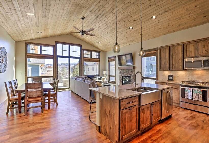 Mtn View Fraser Home W/ Hot Tub Near Skiing!