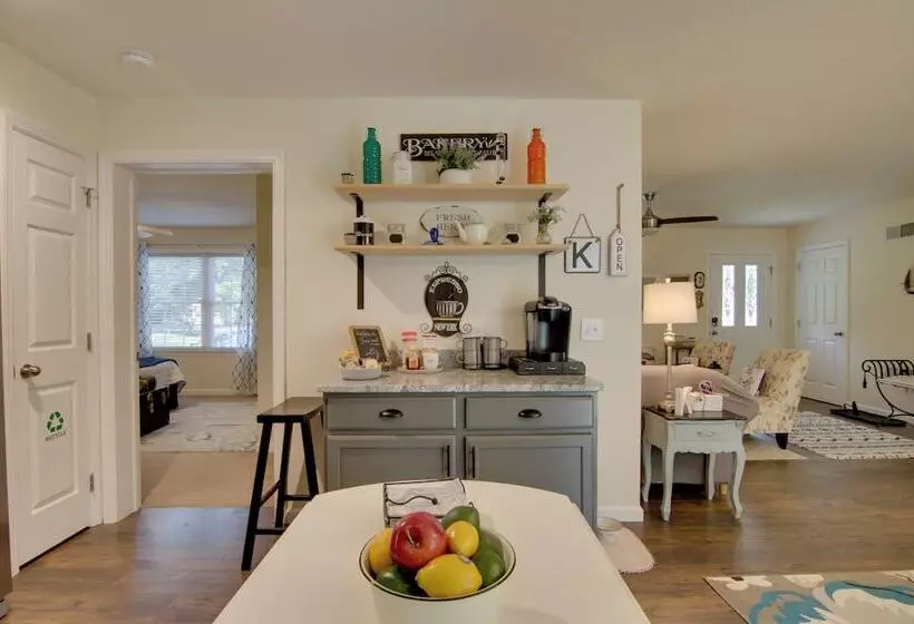 Ocean View Escape ~ 4 Miles To Bethany Beach!