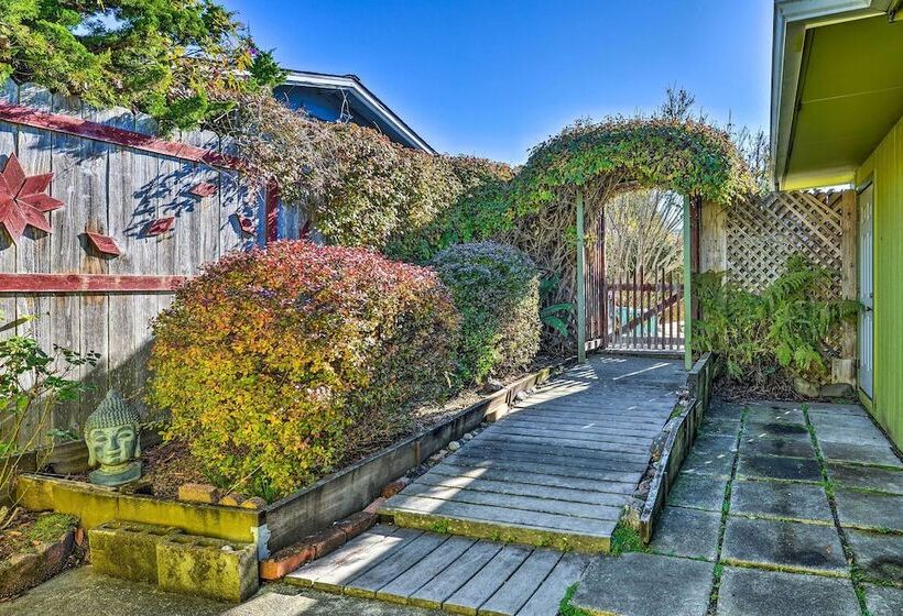Pet Friendly Eureka Home ~ 6 Mi To Old Town!