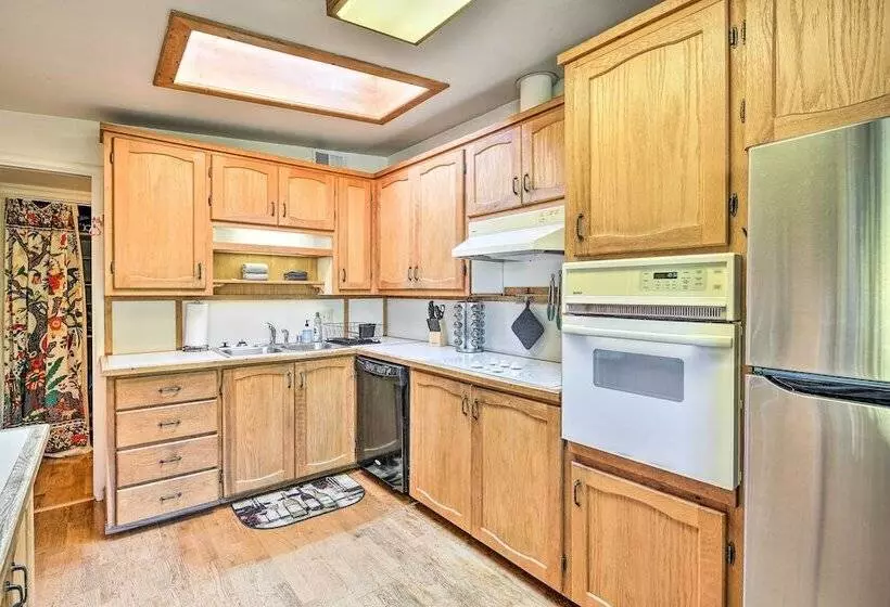 Pet Friendly Eureka Home ~ 6 Mi To Old Town!