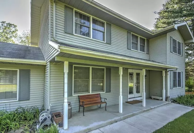 Private Plymouth Hideaway   13 Miles To Ann Arbor!