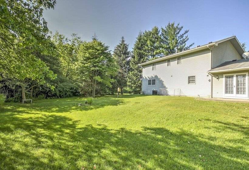 Private Plymouth Hideaway   13 Miles To Ann Arbor!