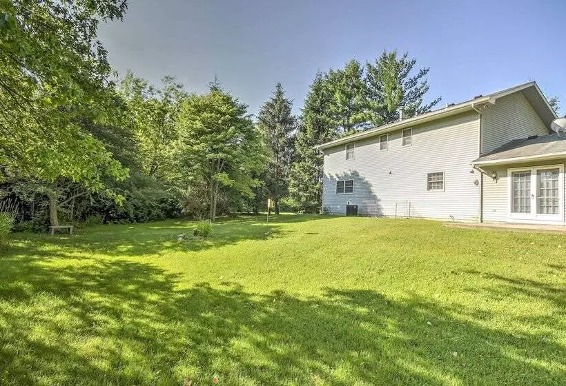 Private Plymouth Hideaway   13 Miles To Ann Arbor!