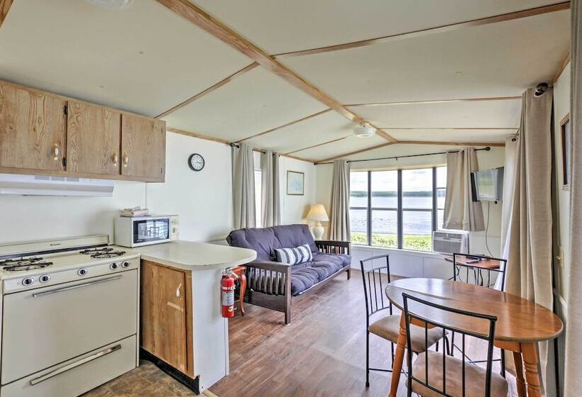 Quaint Silver Springs Cabin W/ Direct Lake Access!