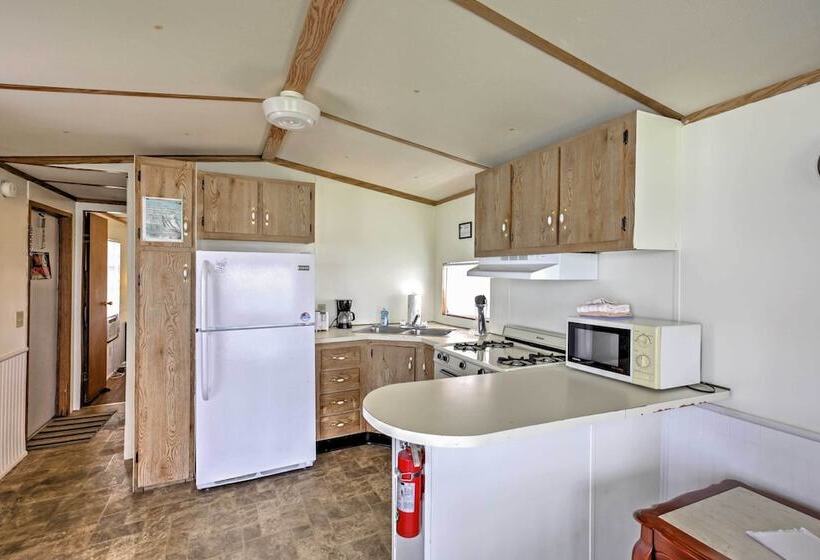 Quaint Silver Springs Cabin W/ Direct Lake Access!