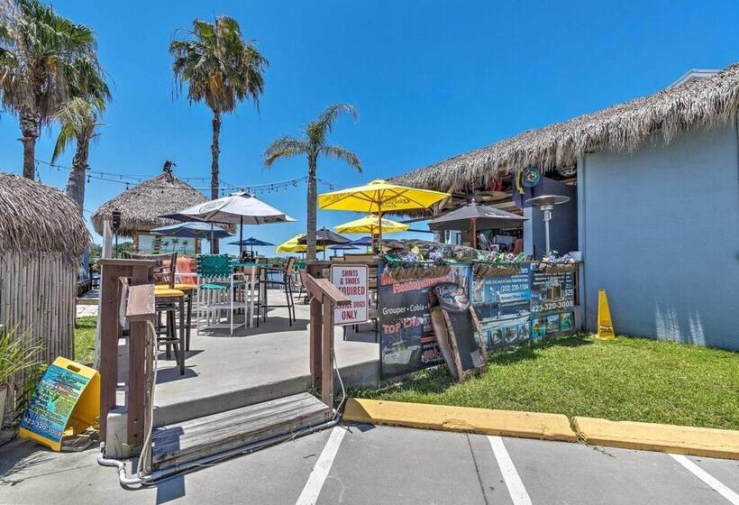 Riverfront Homosassa Retreat W/ Kayak & Boat Dock!