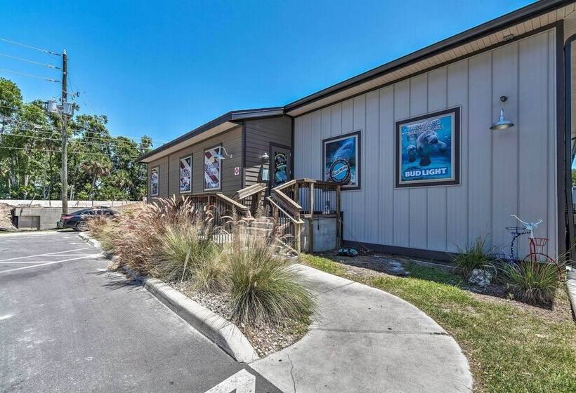Riverfront Homosassa Retreat W/ Kayak & Boat Dock!