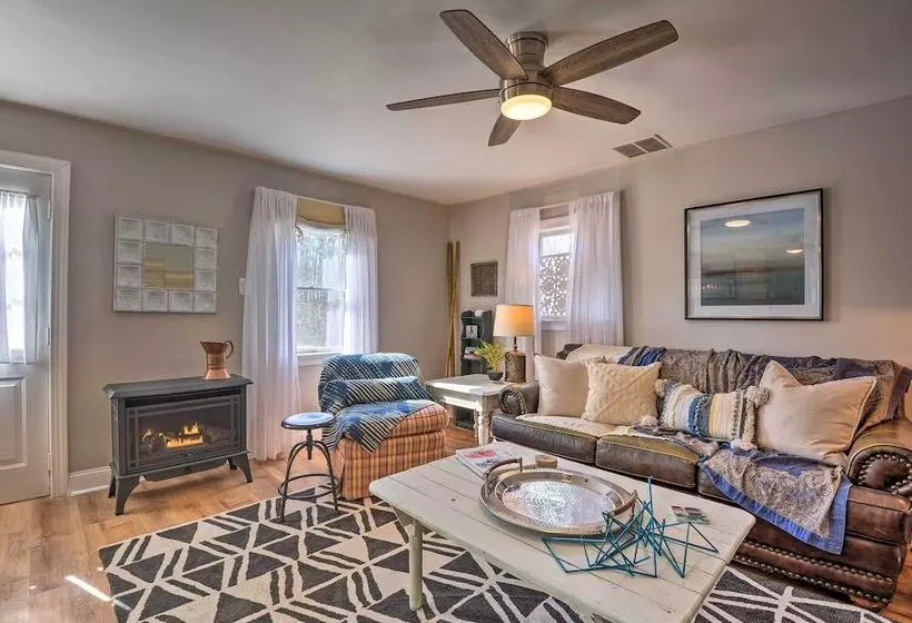 Secluded Lothian Farmhouse On 45 Acres W/ Fire Pit