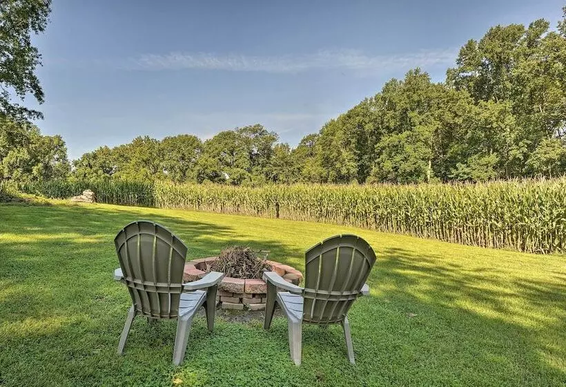 Secluded Lothian Farmhouse On 45 Acres W/ Fire Pit