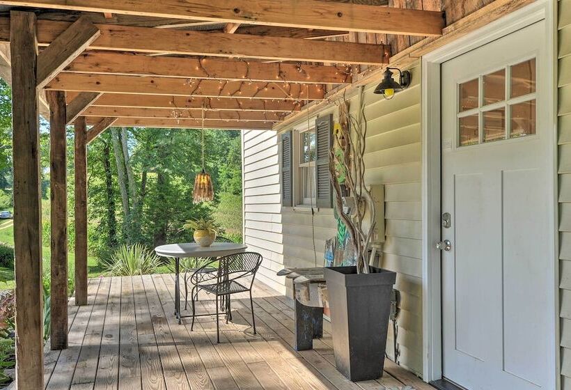 Secluded Lothian Farmhouse On 45 Acres W/ Fire Pit