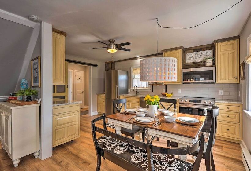 Secluded Lothian Farmhouse On 45 Acres W/ Fire Pit