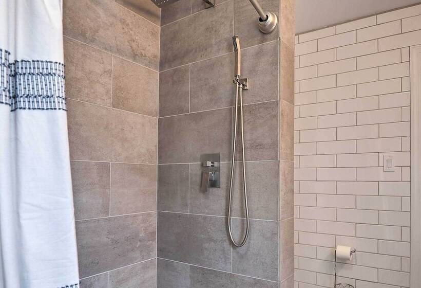 Secluded Lothian Farmhouse On 45 Acres W/ Fire Pit