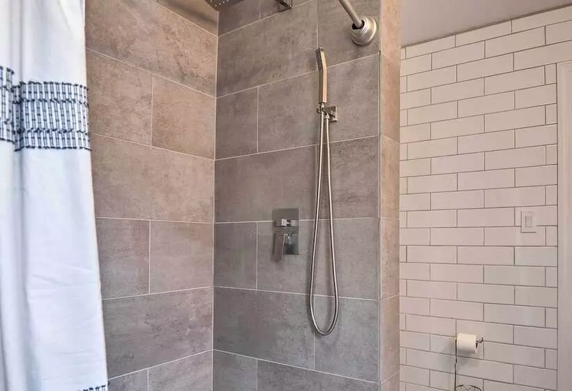 Secluded Lothian Farmhouse On 45 Acres W/ Fire Pit