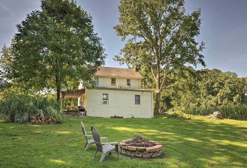 Secluded Lothian Farmhouse On 45 Acres W/ Fire Pit