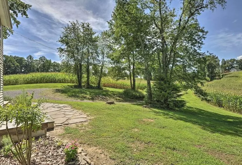 Secluded Lothian Farmhouse On 45 Acres W/ Fire Pit