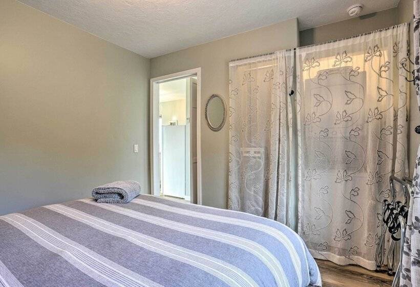 Secluded Palmer Home W/ Mountain Views!