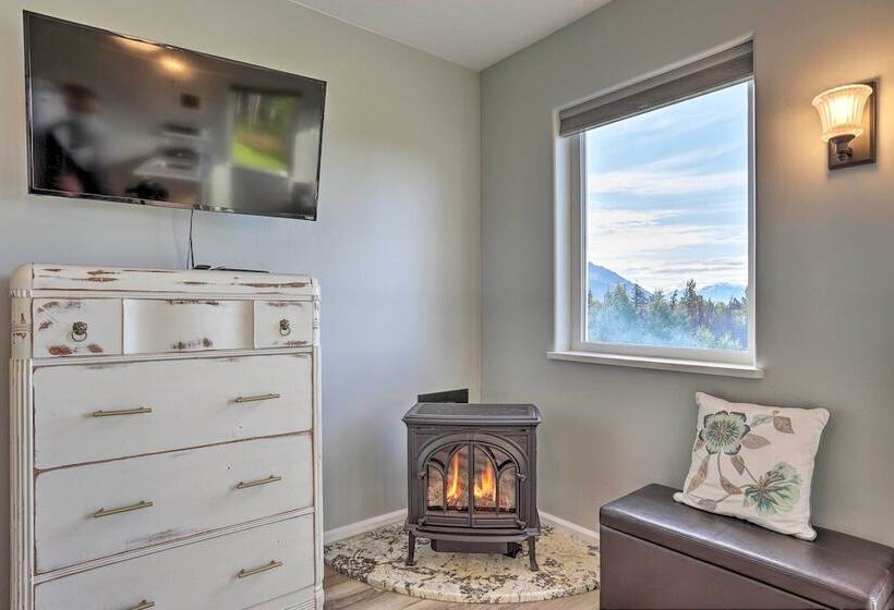 Secluded Palmer Home W/ Mountain Views!