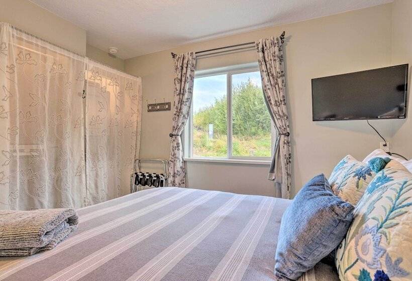 Secluded Palmer Home W/ Mountain Views!