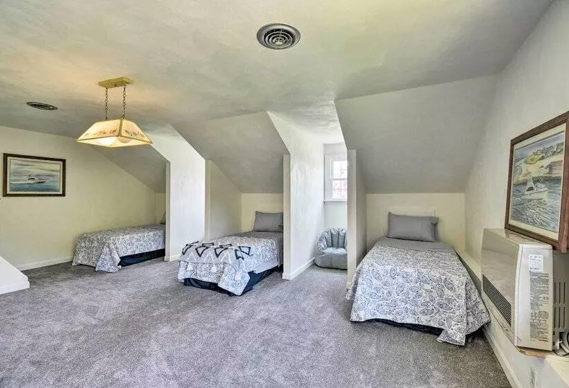 Spacious Cheriton Home: 8 Mi To Cape Charles!