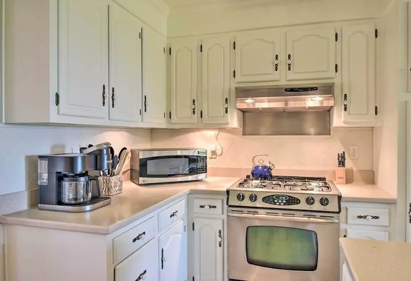 Spacious Cheriton Home: 8 Mi To Cape Charles!