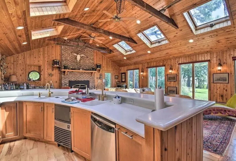 Spacious Cheriton Home: 8 Mi To Cape Charles!