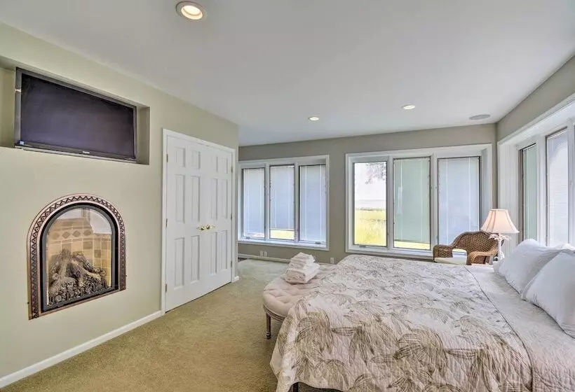 Spacious Cheriton Home: 8 Mi To Cape Charles!