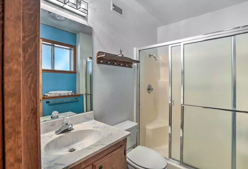 Spacious Family Cabin < 1 Mi To Lake Gregory!