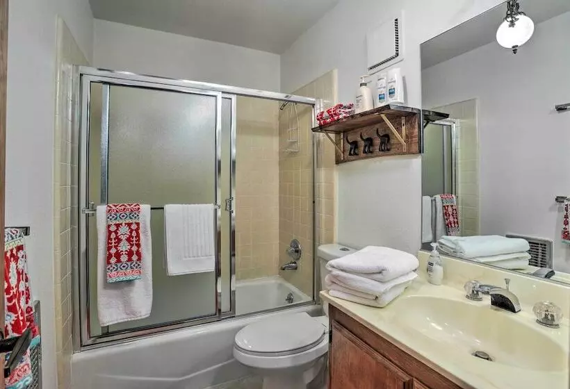 Spacious Family Cabin < 1 Mi To Lake Gregory!