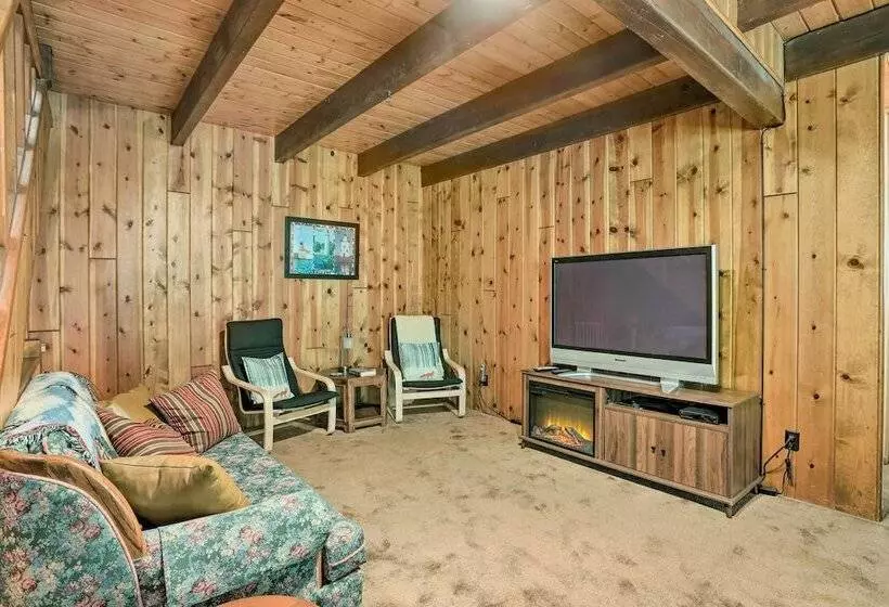Spacious Family Cabin < 1 Mi To Lake Gregory!