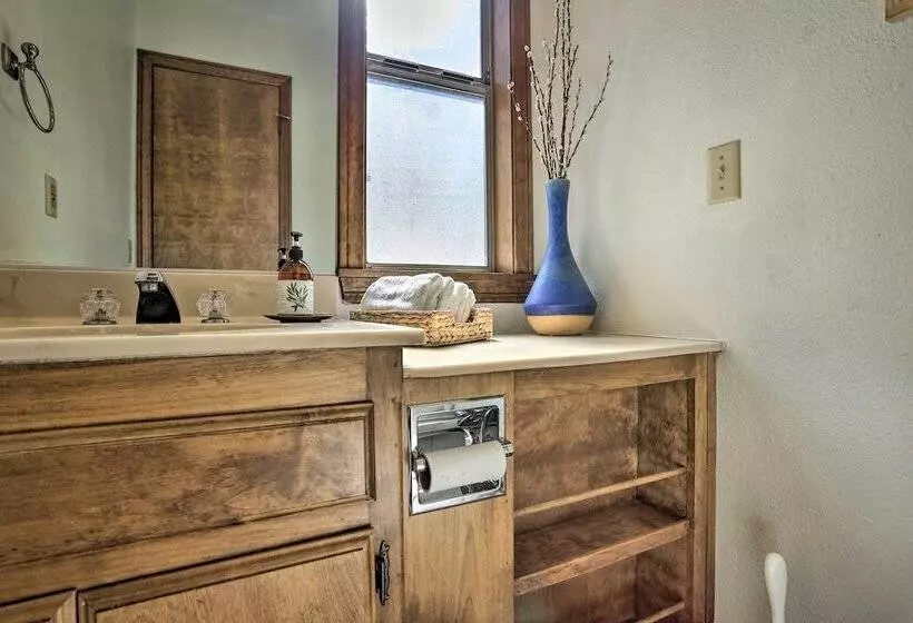 Spacious Family Cabin < 1 Mi To Lake Gregory!