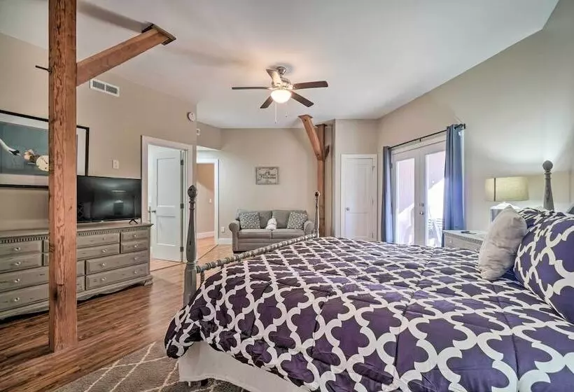 Spacious Sevierville Cabin: Private Hot Tub & Deck