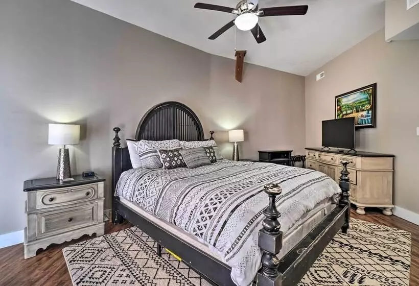 Spacious Sevierville Cabin: Private Hot Tub & Deck