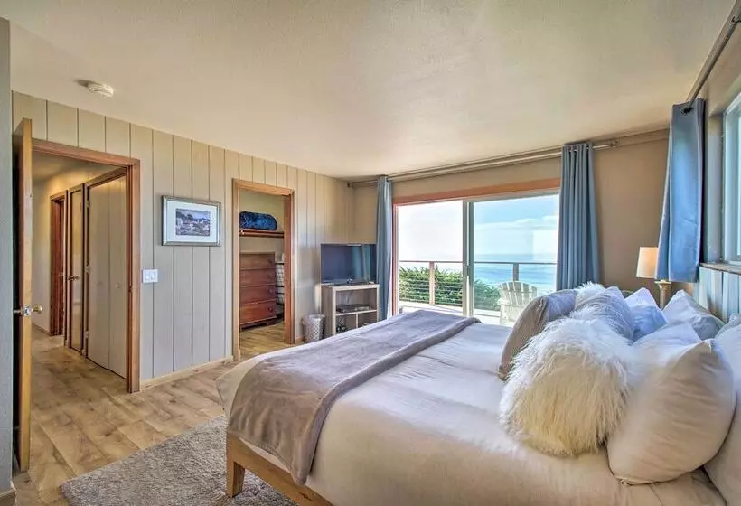 Spectacular Ocean View Retreat W/ Private Beach