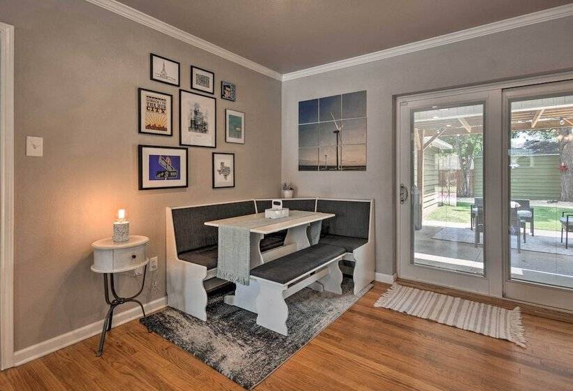 Stylish Home   Walk To Texas Tech University!