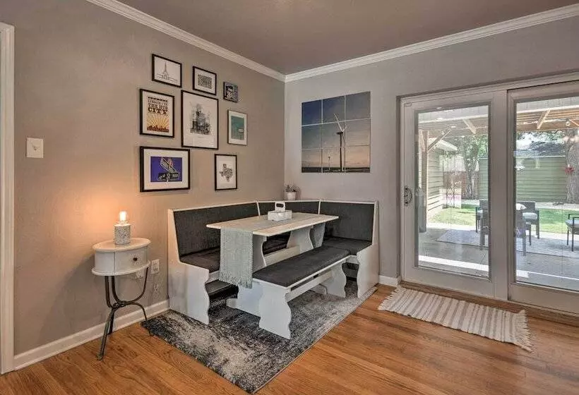 Stylish Home   Walk To Texas Tech University!