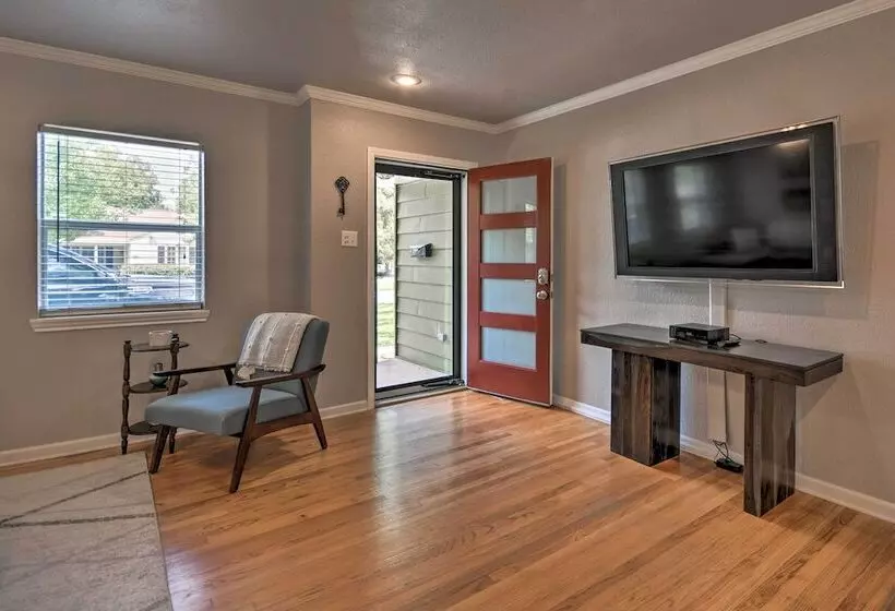 Stylish Home   Walk To Texas Tech University!