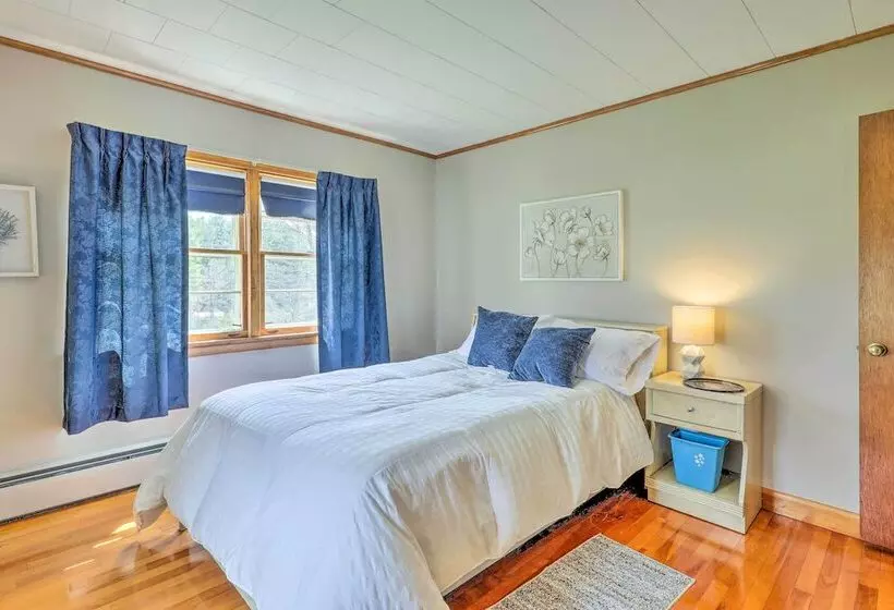 Tasteful Country Home On 5 Acres ~ 3 Mi To Lake!