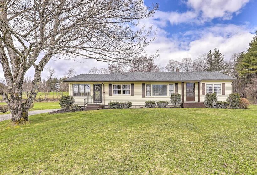 Tasteful Country Home On 5 Acres ~ 3 Mi To Lake!