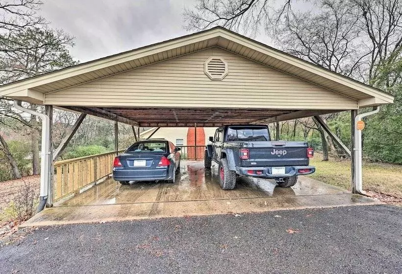 Tranquil Retreat W/ Dock On Lake Hamilton!