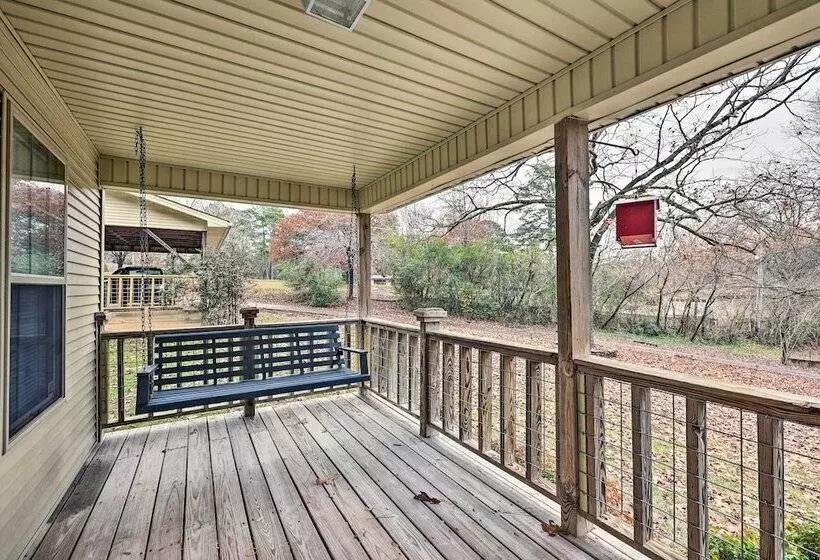 Tranquil Retreat W/ Dock On Lake Hamilton!