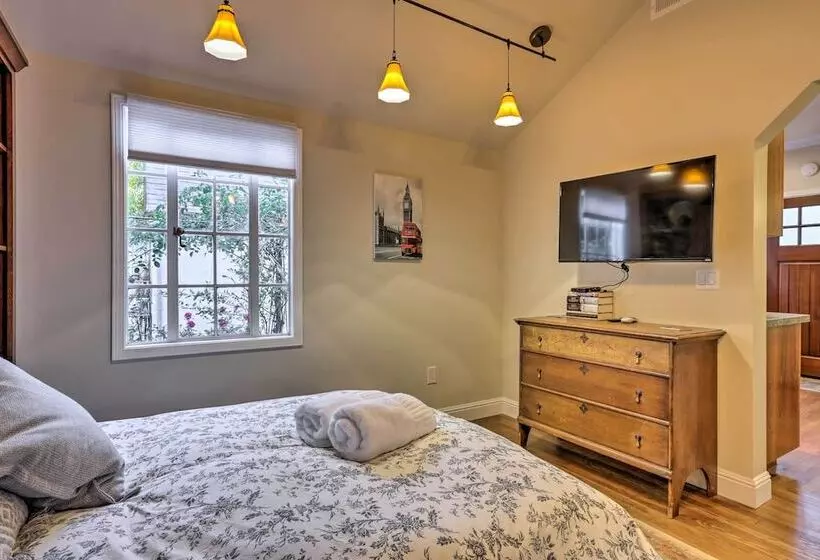 Updated Menlo Park English Tudor Garden Cottage!