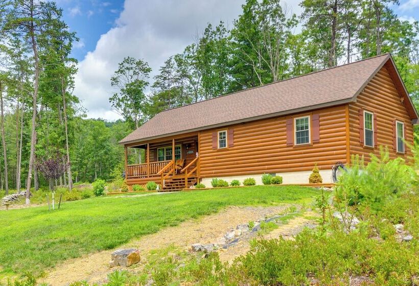 Upscale Cabin W/ Hot Tub & Deck In Wardensville!